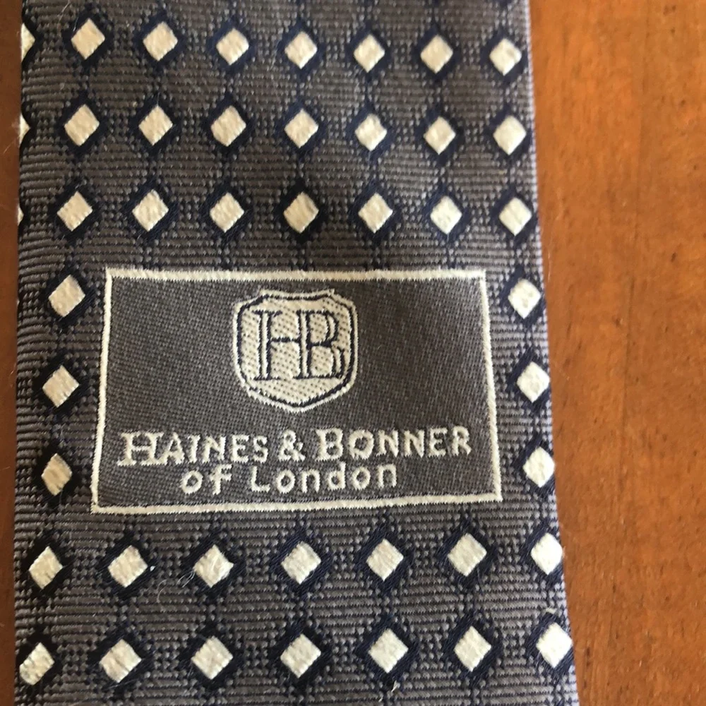 Haines & Bonner‎ London 100% Silk Handmade Tie Gray, Navy & Cream - EUC